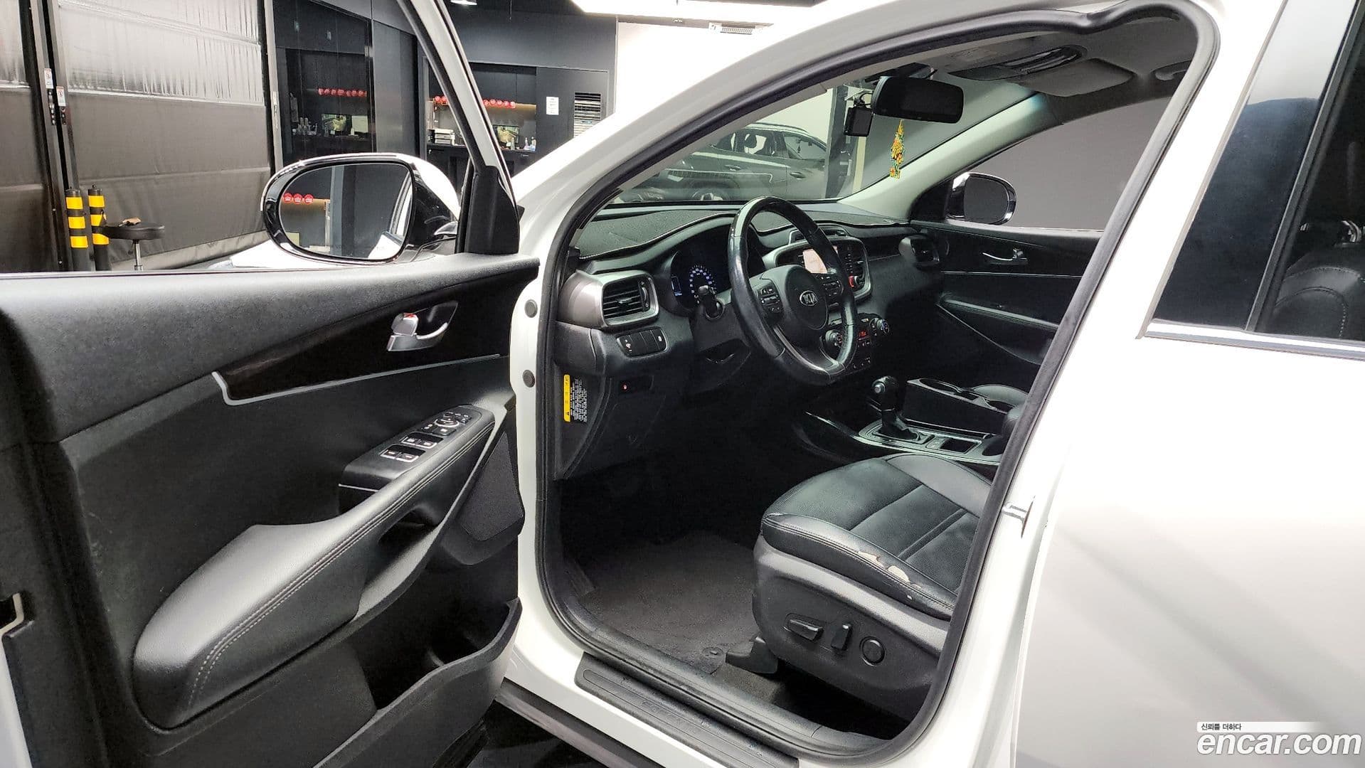 Main__Slider__Photo:Sorento Kia 2016.11-9