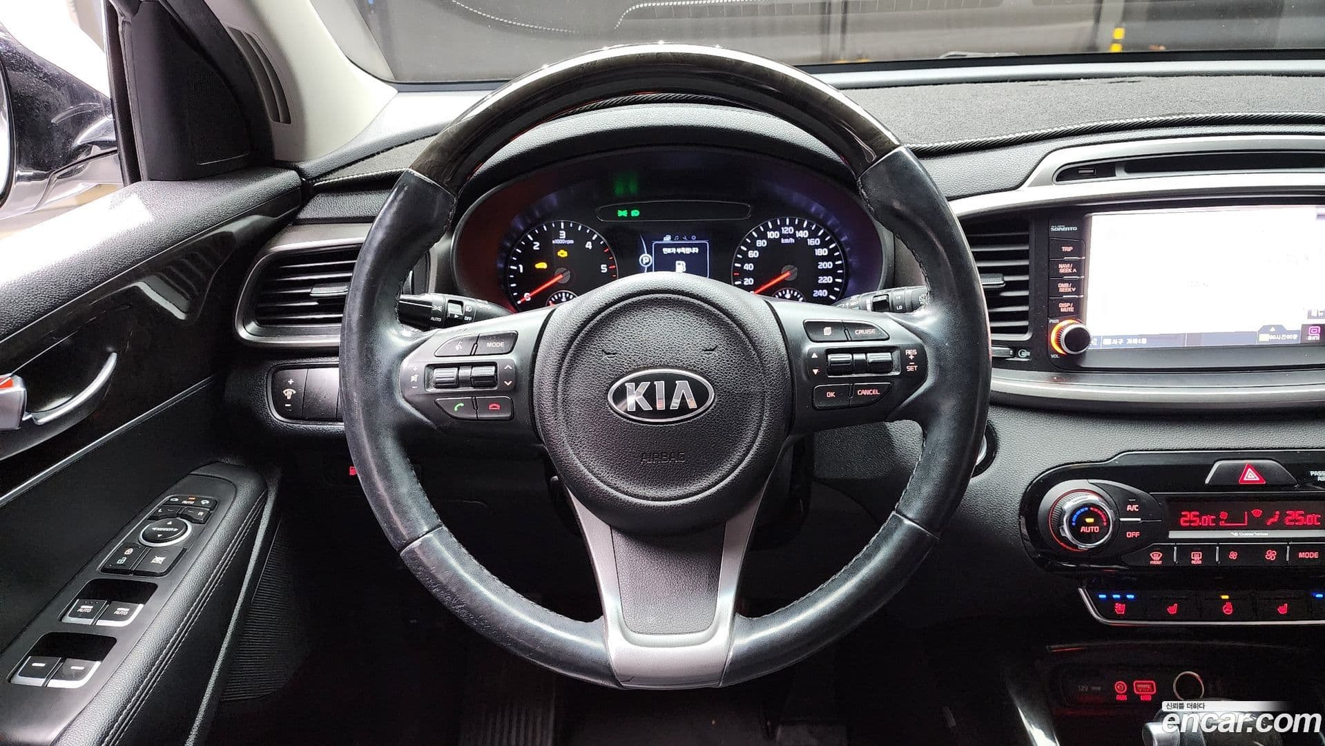 Main__Slider__Photo:Sorento Kia 2016.11-12