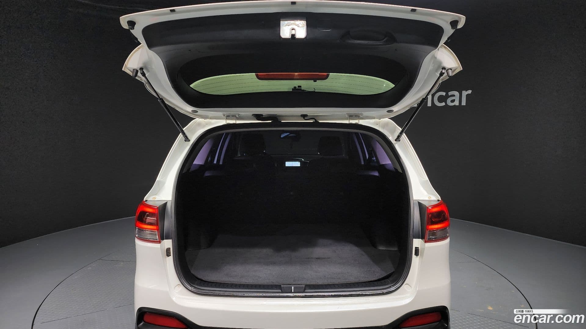 Main__Slider__Photo:Sorento Kia 2016.11-19