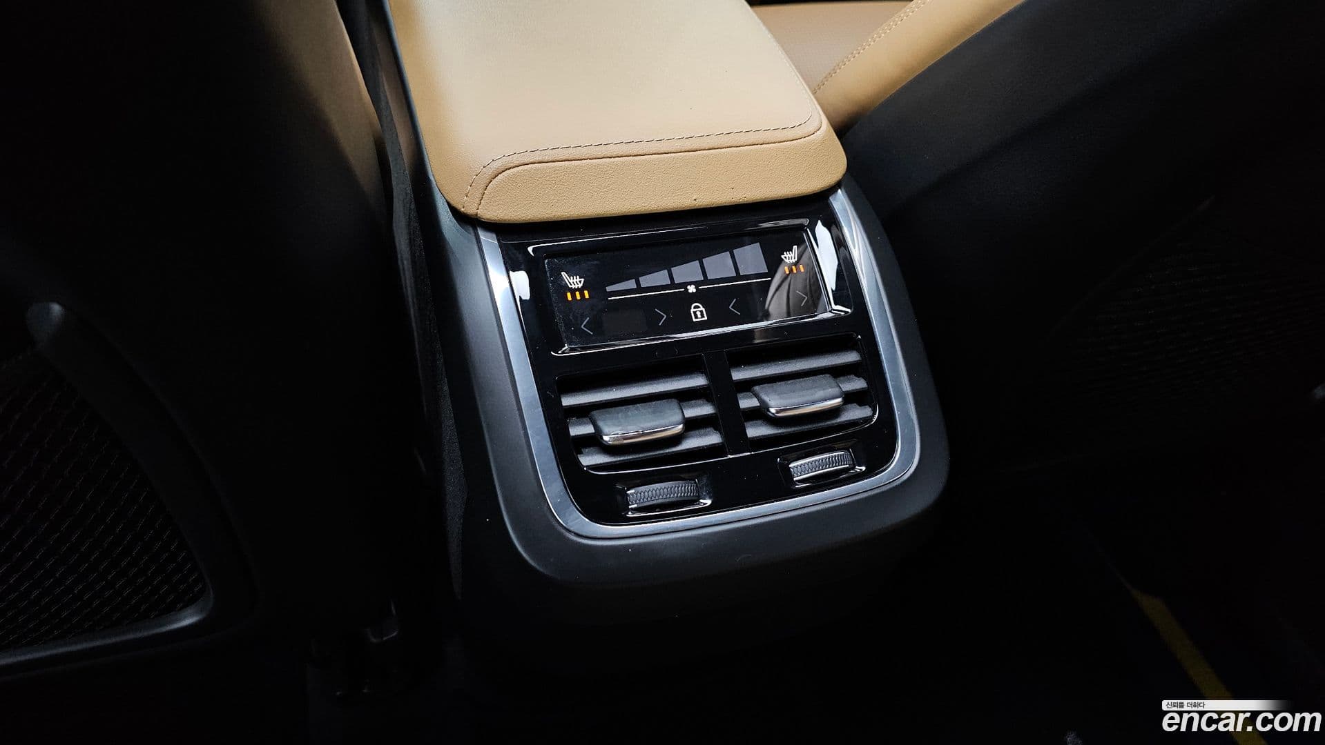 Main__Slider__Photo:XC60 Volvo 2021.5-17