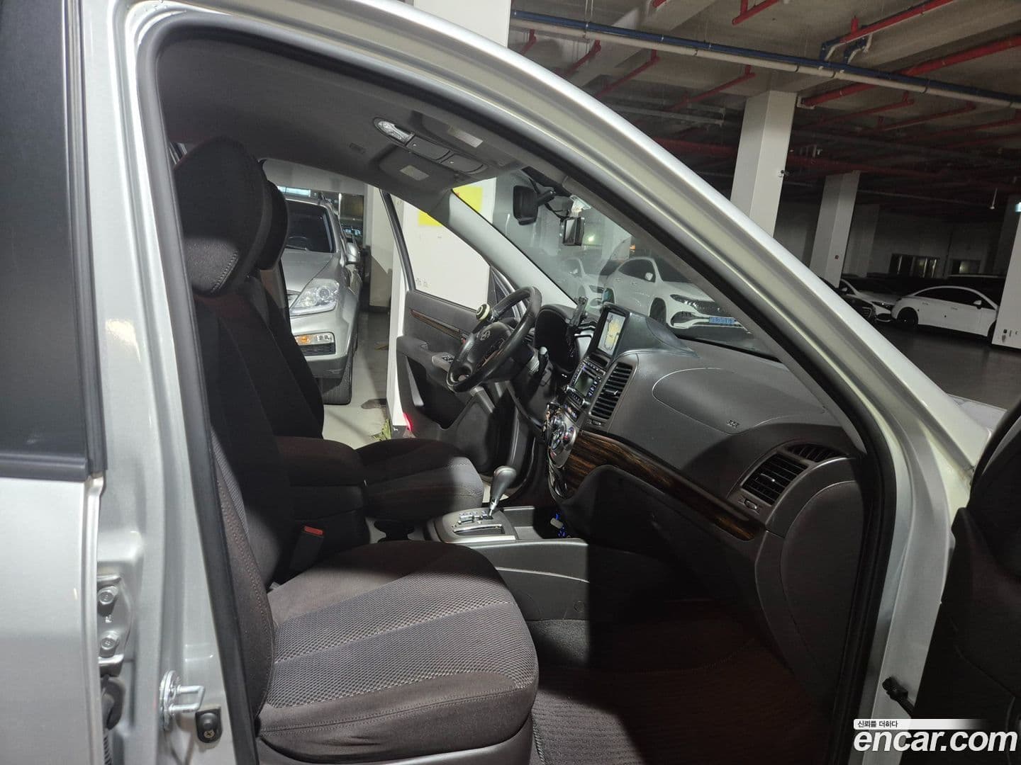 Main__Slider__Photo:Santafe Hyundai 2010.3-5