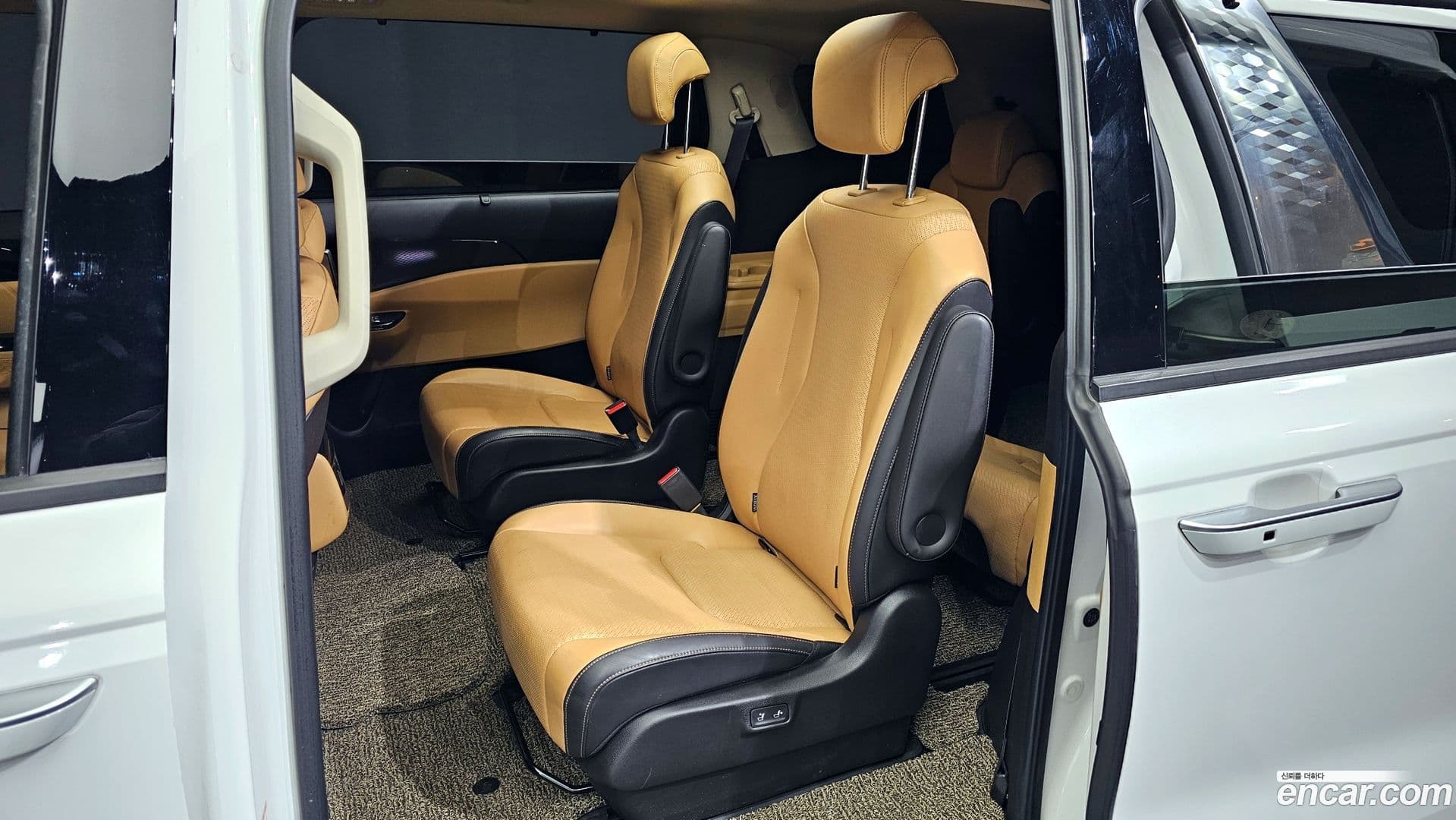 Main__Slider__Photo:Canival Kia 2021.2-10