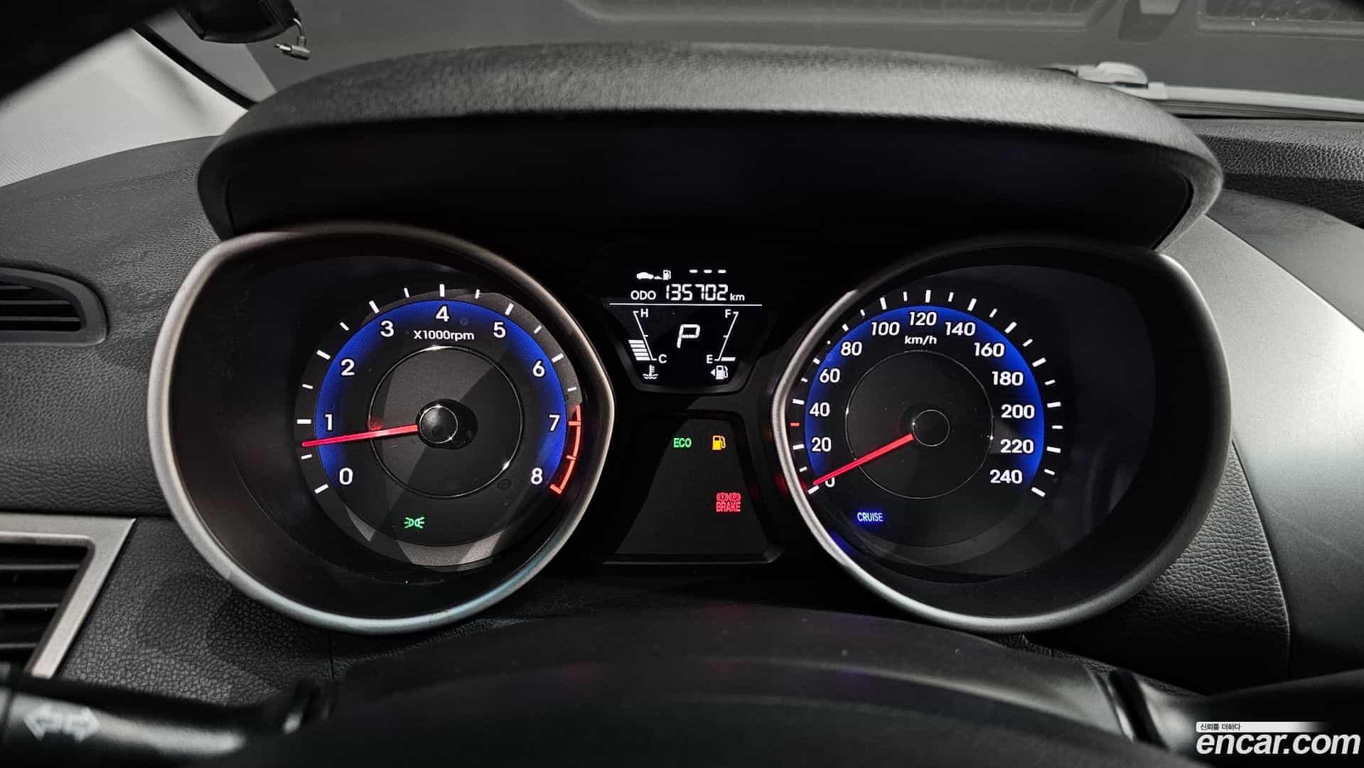 AVANTE Hyundai 2012.9-INNER-008