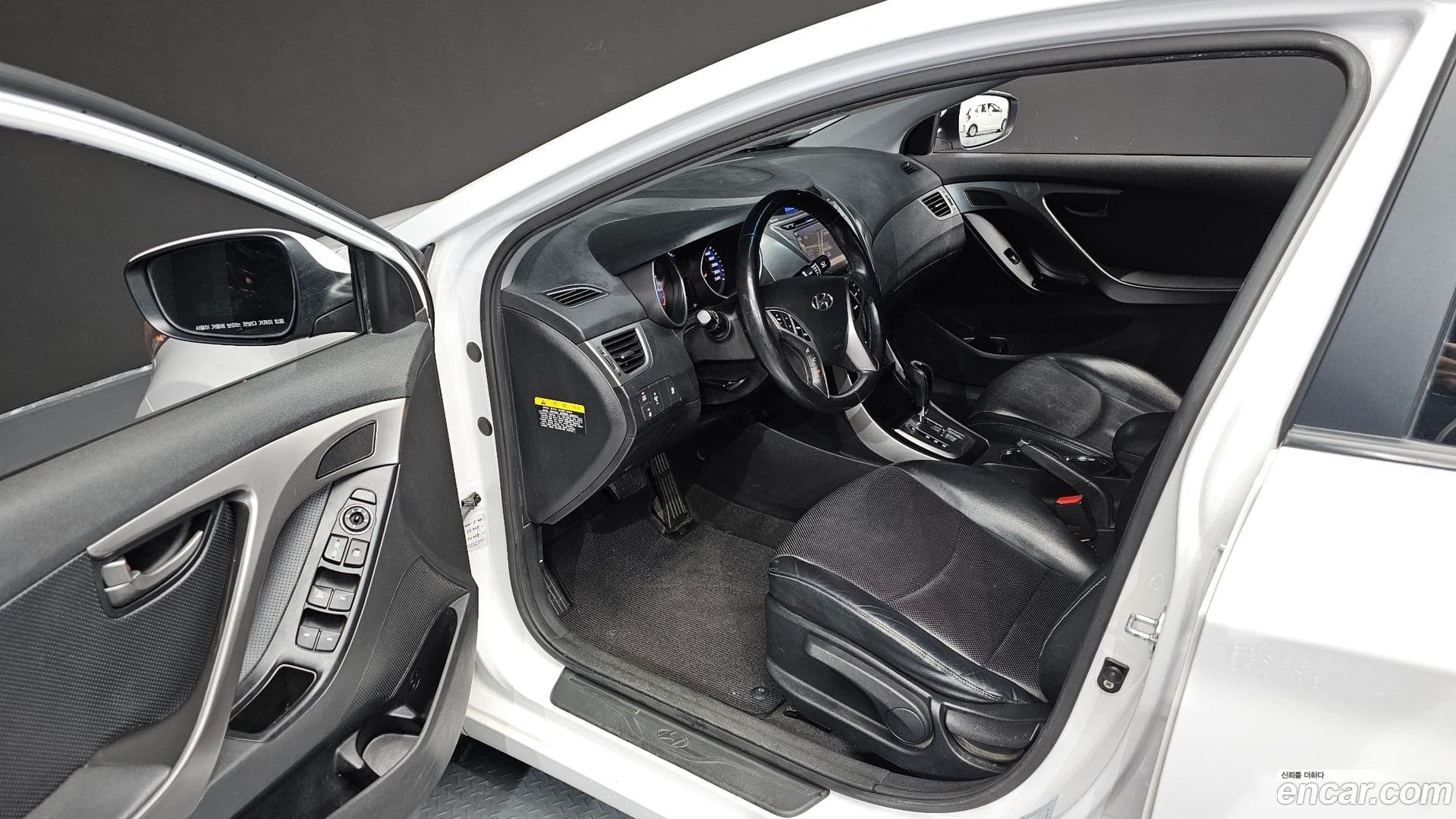 Main__Slider__Photo:AVANTE Hyundai 2012.9-9