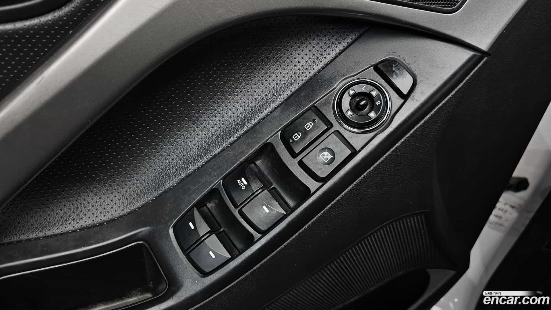 AVANTE Hyundai 2012.9-OPTION-018