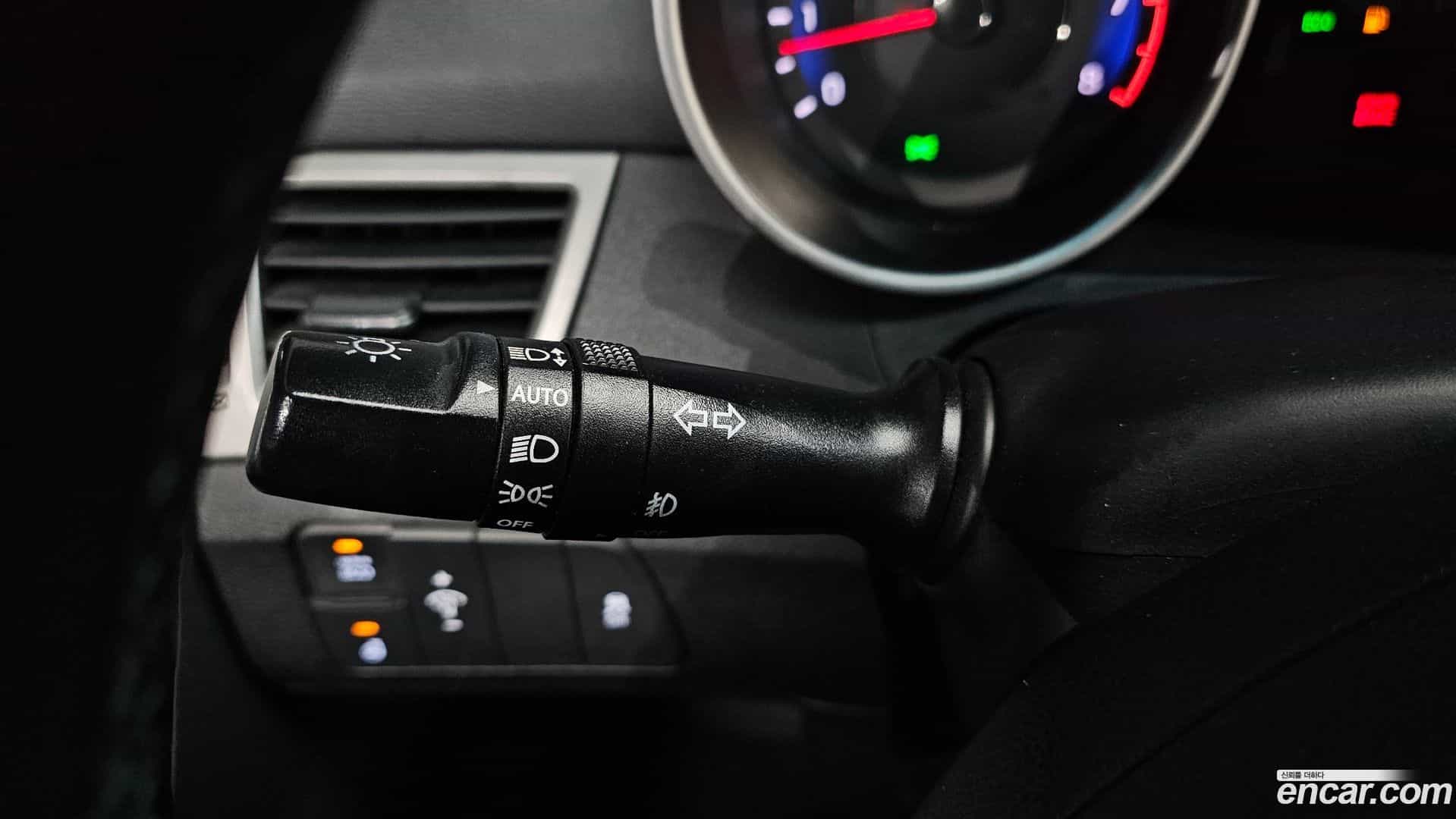 AVANTE Hyundai 2012.9-OPTION-020