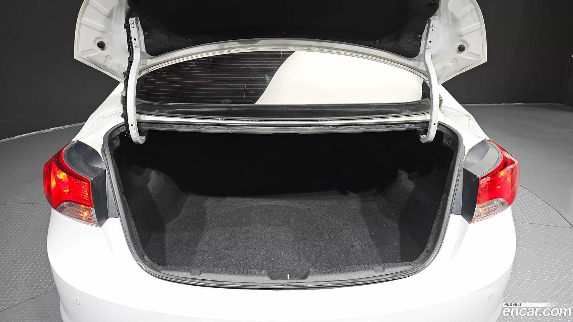 AVANTE Hyundai 2012.9-OPTION-024