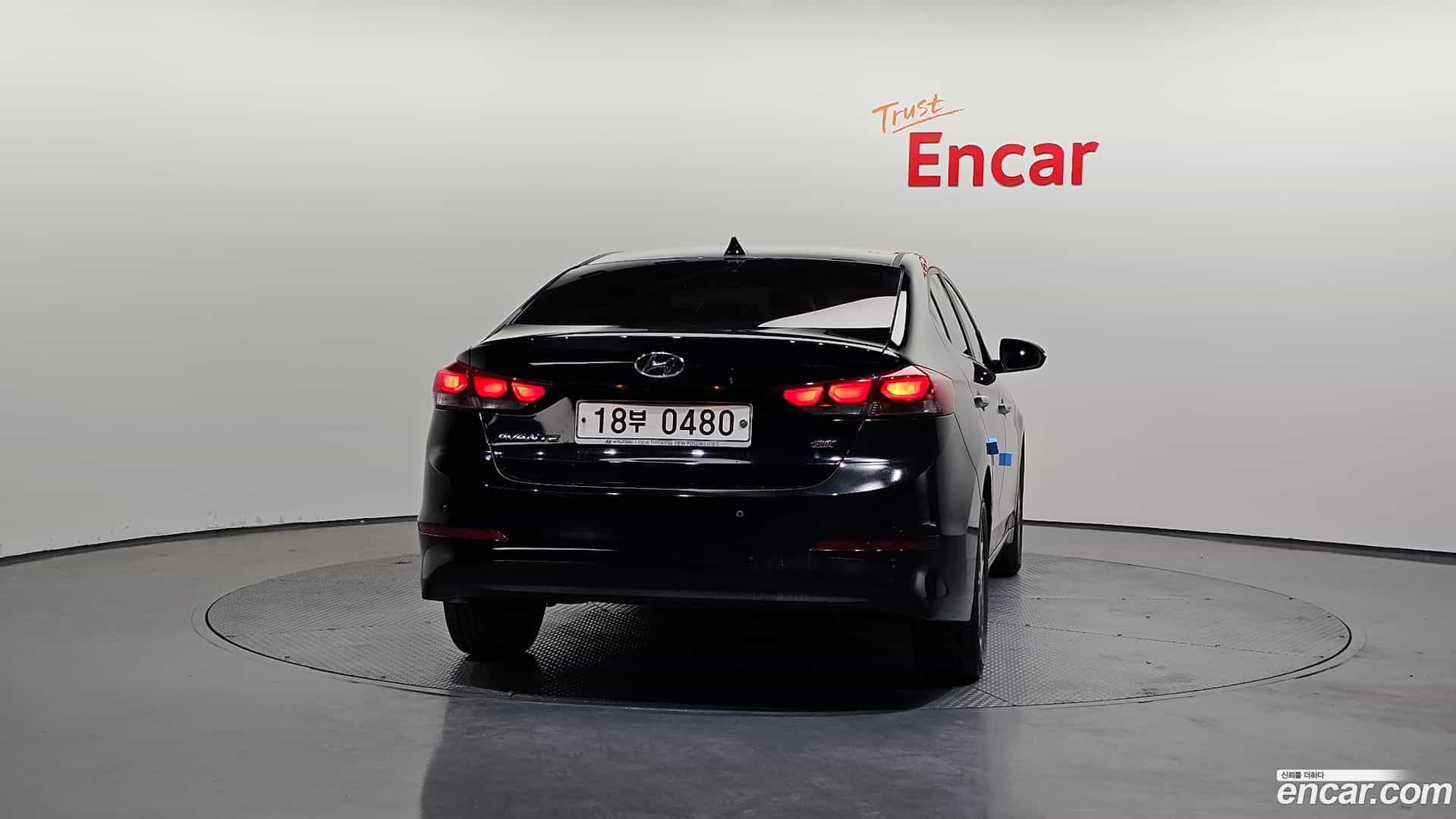 AVANTE Hyundai 2016.9-OUTER-004