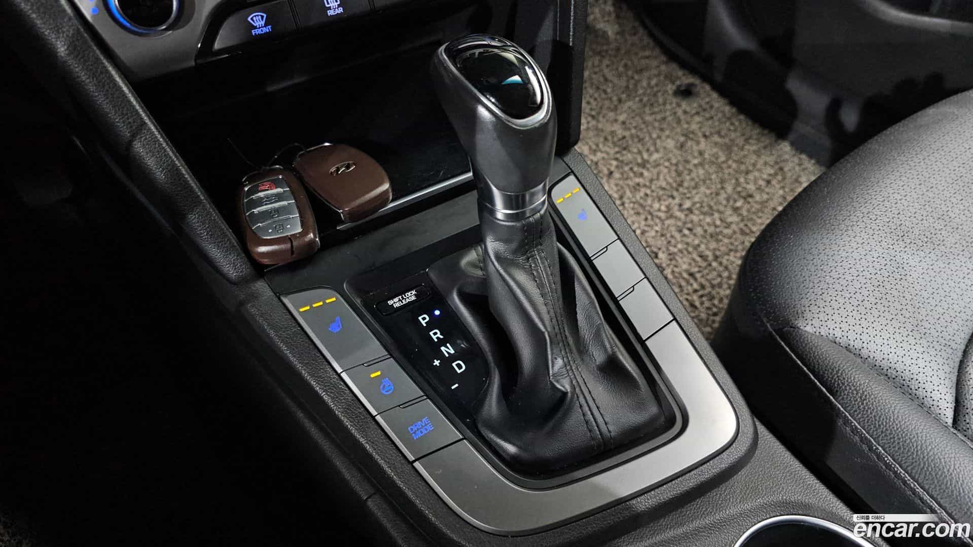 AVANTE Hyundai 2016.9-INNER-009