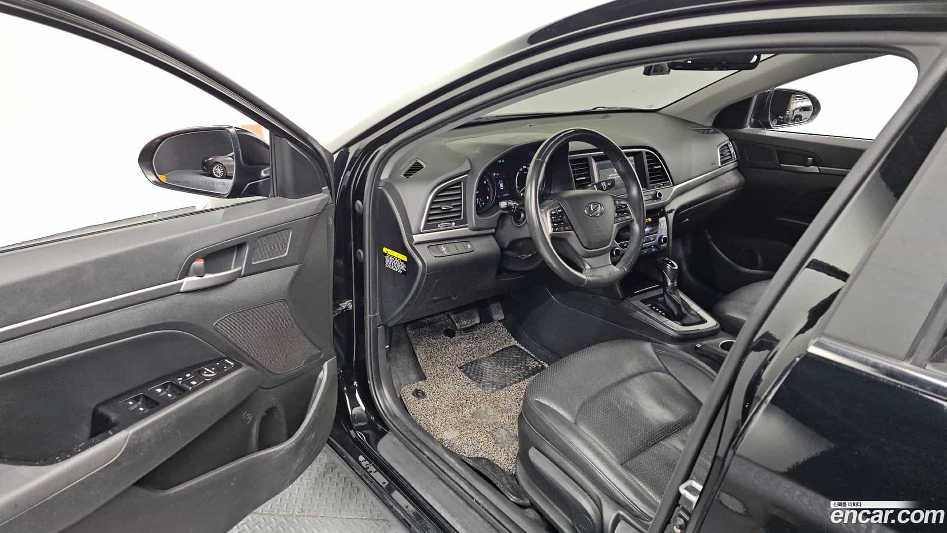 AVANTE Hyundai 2016.9-INNER-010