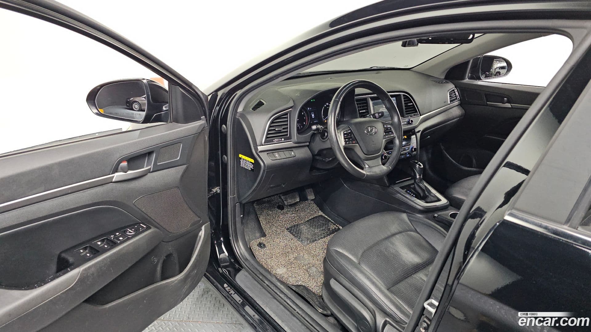 Main__Slider__Photo:AVANTE Hyundai 2016.9-9