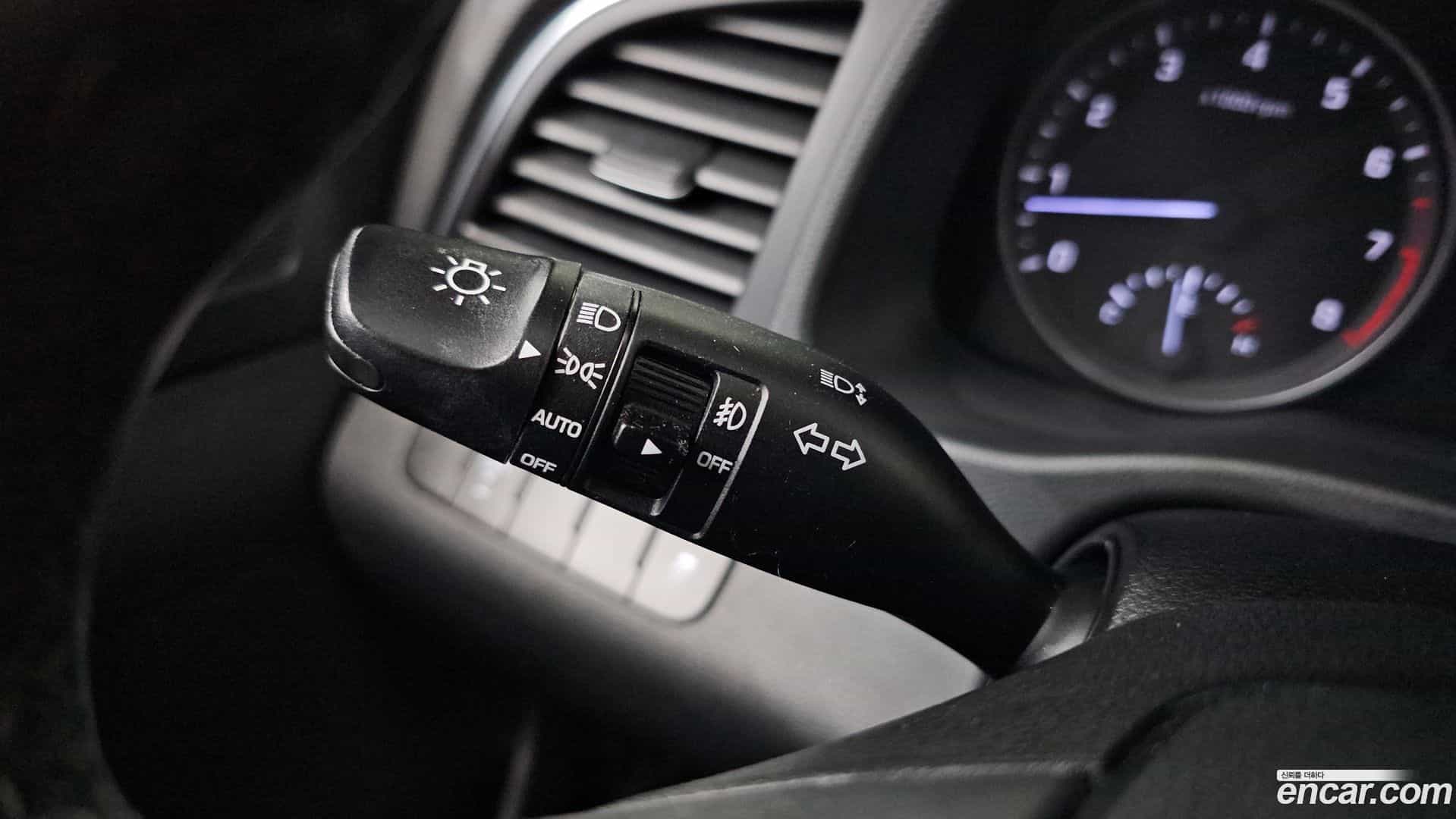 AVANTE Hyundai 2016.9-OPTION-020