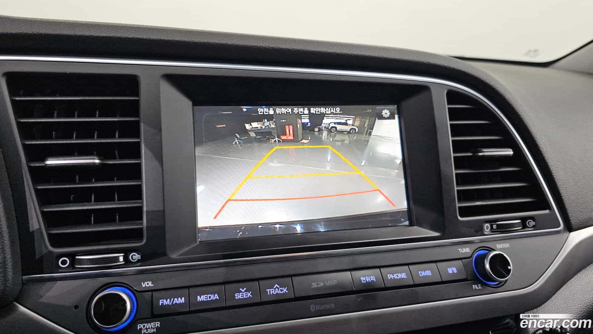 AVANTE Hyundai 2016.9-OPTION-023