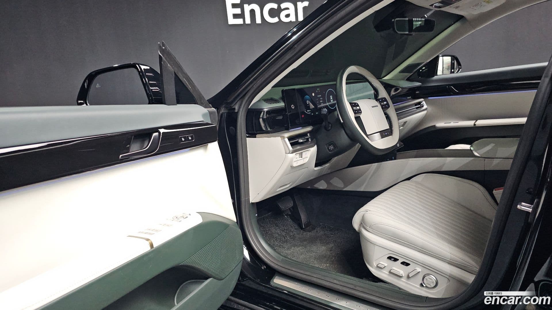 Main__Slider__Photo:Grandeur Hyundai 2024.11-9