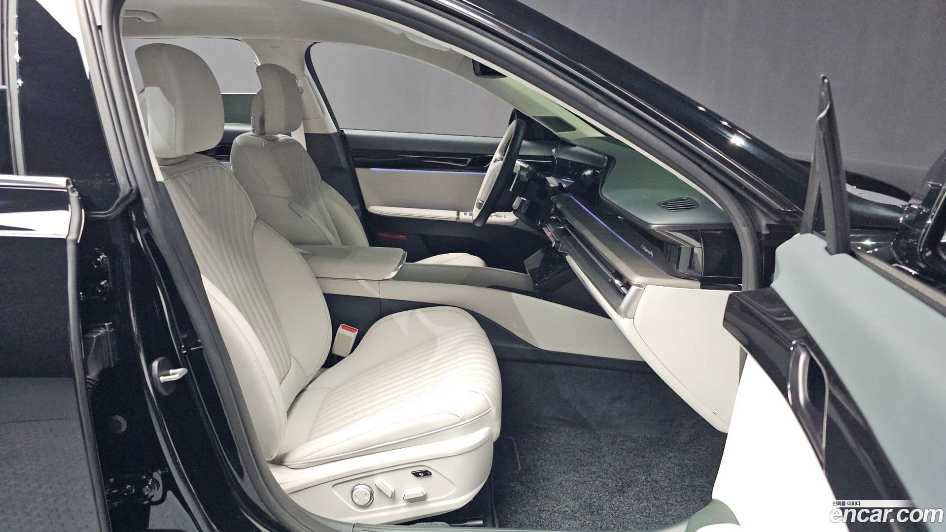 Main__Slider__Photo:Grandeur Hyundai 2024.11-10