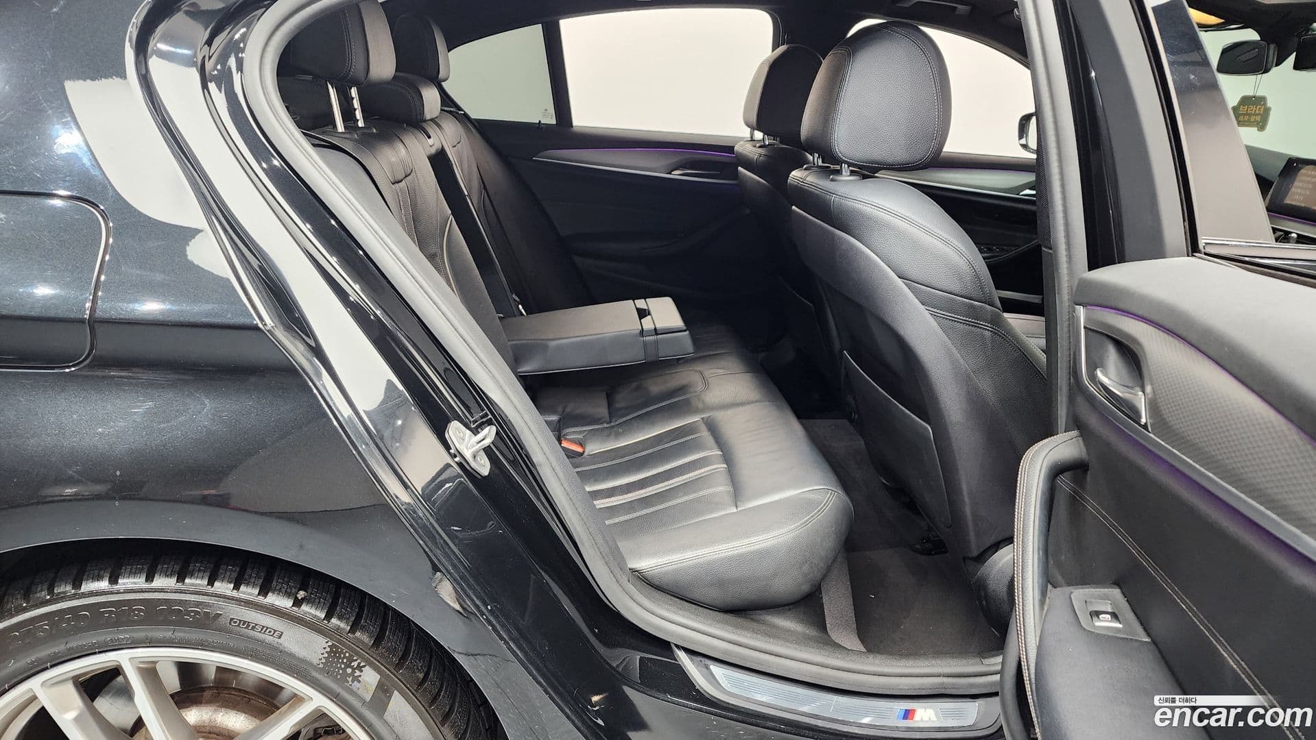 Main__Slider__Photo:5-Series BMW 2017.3-11