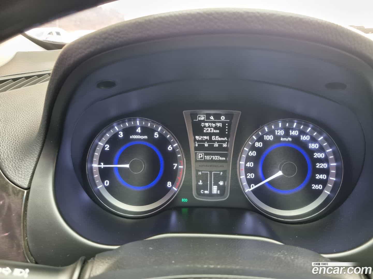 Grandeur Hyundai 2015.5-INNER-008