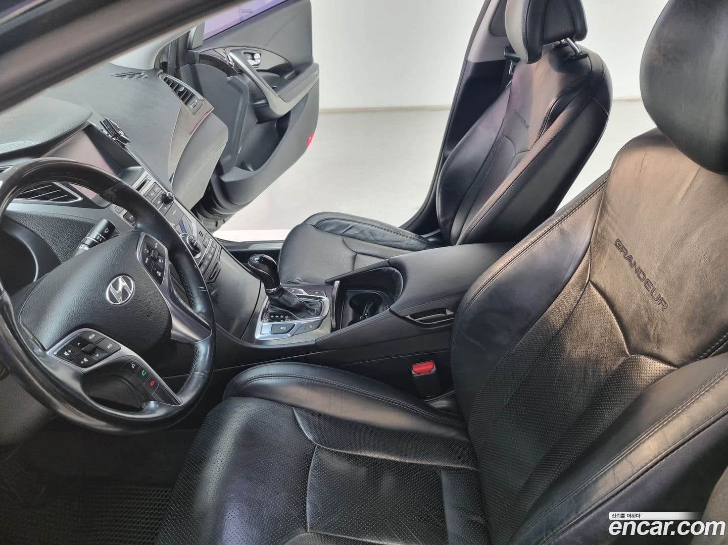 Main__Slider__Photo:Grandeur Hyundai 2015.5-9