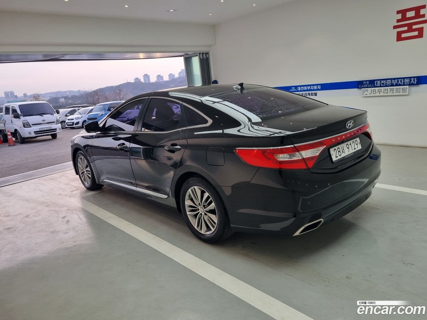 Main__Slider__Photo:Grandeur Hyundai 2015.5-15