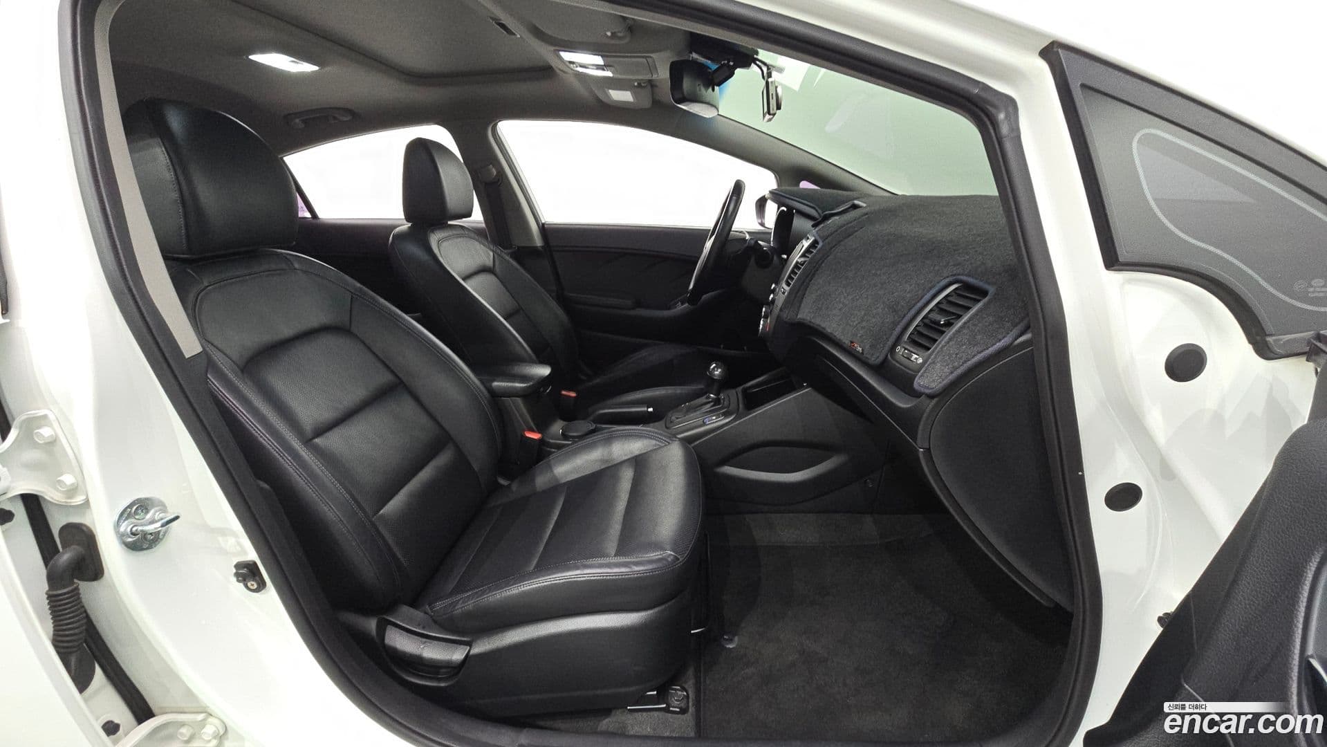 Main__Slider__Photo:K3 Kia 2013.5-10