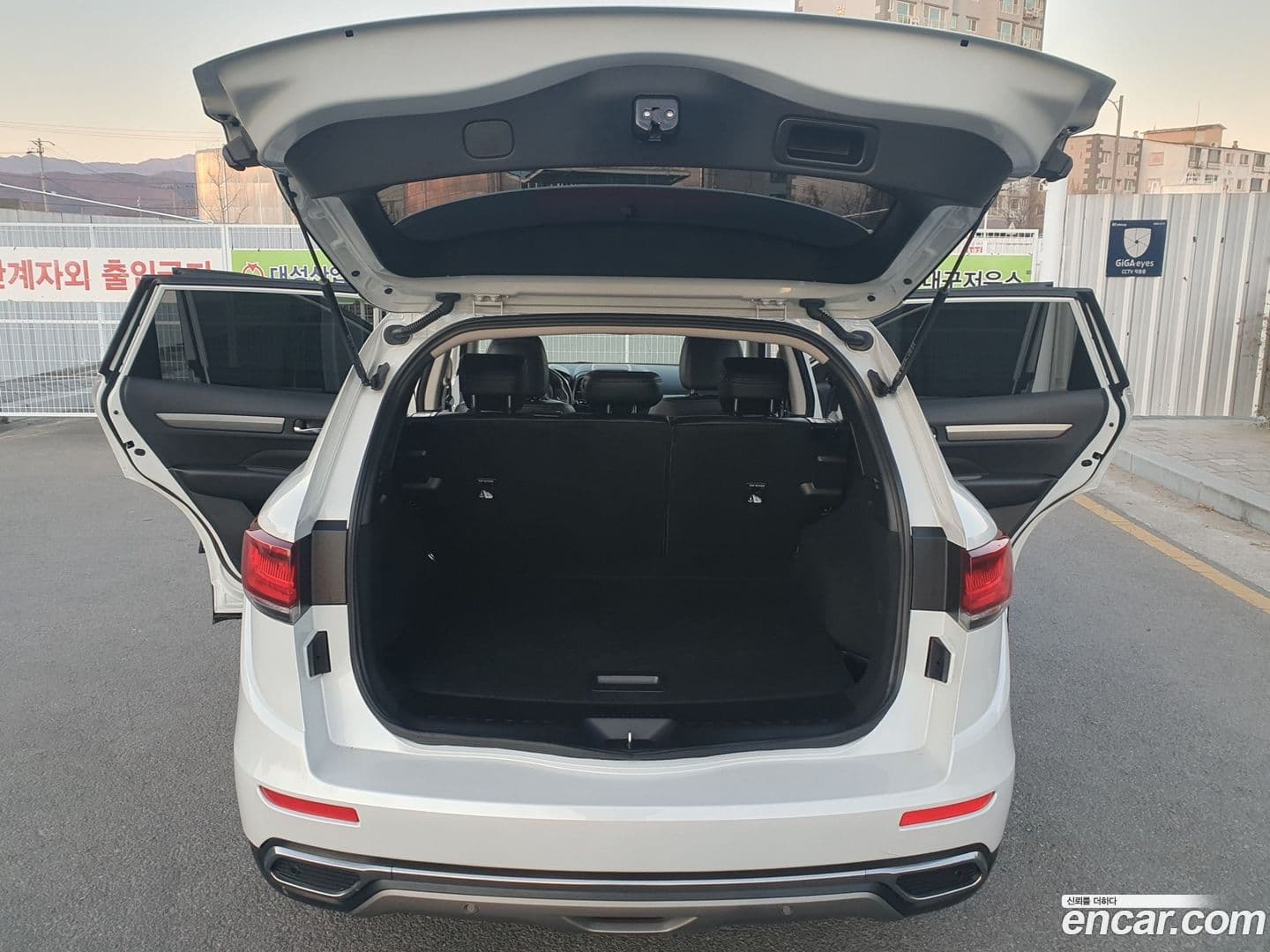 Main__Slider__Photo:QM6 Renault-KoreaSamsung 2022.6-13