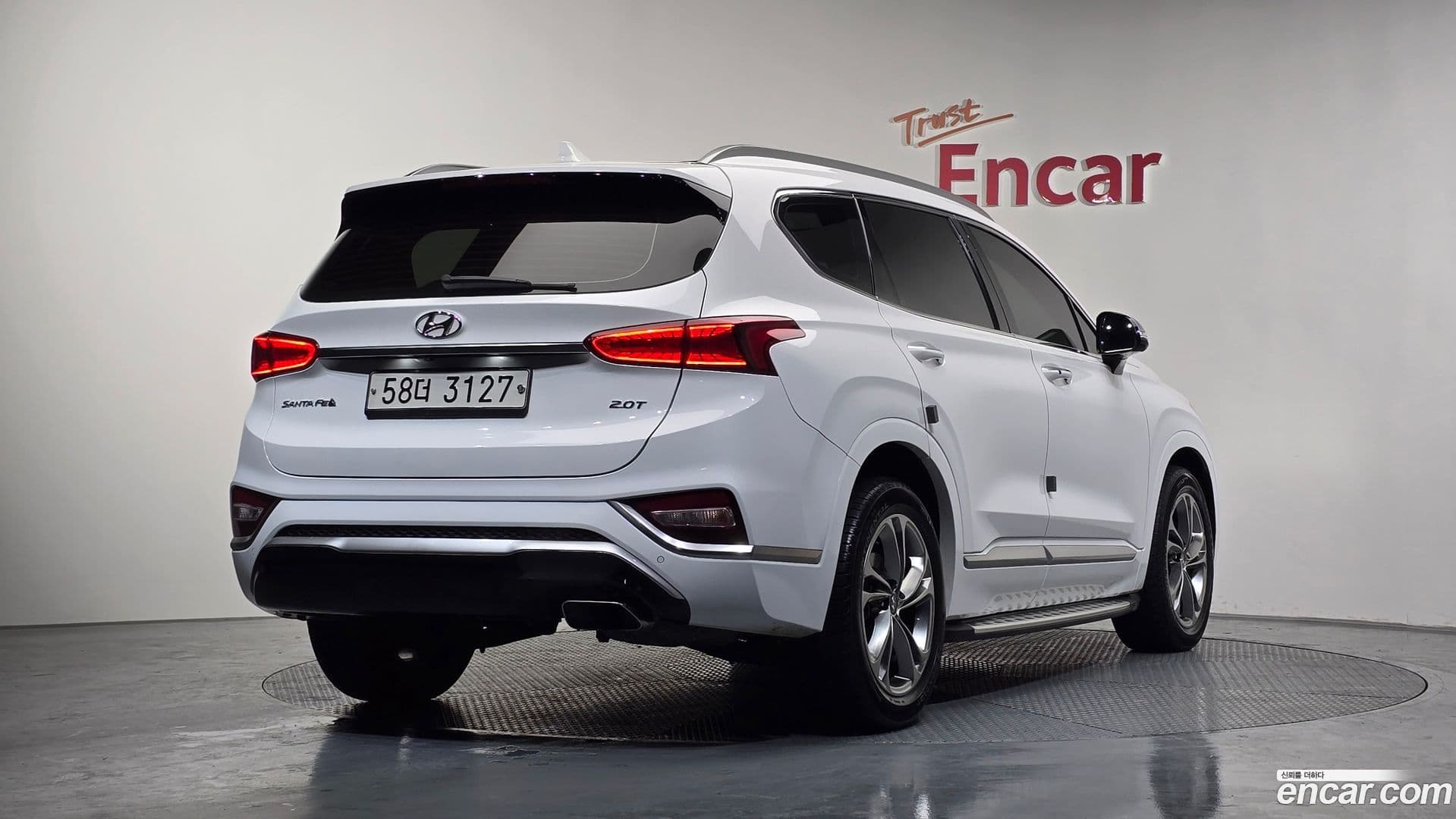 Main__Slider__Photo:Santafe Hyundai 2019.1-1