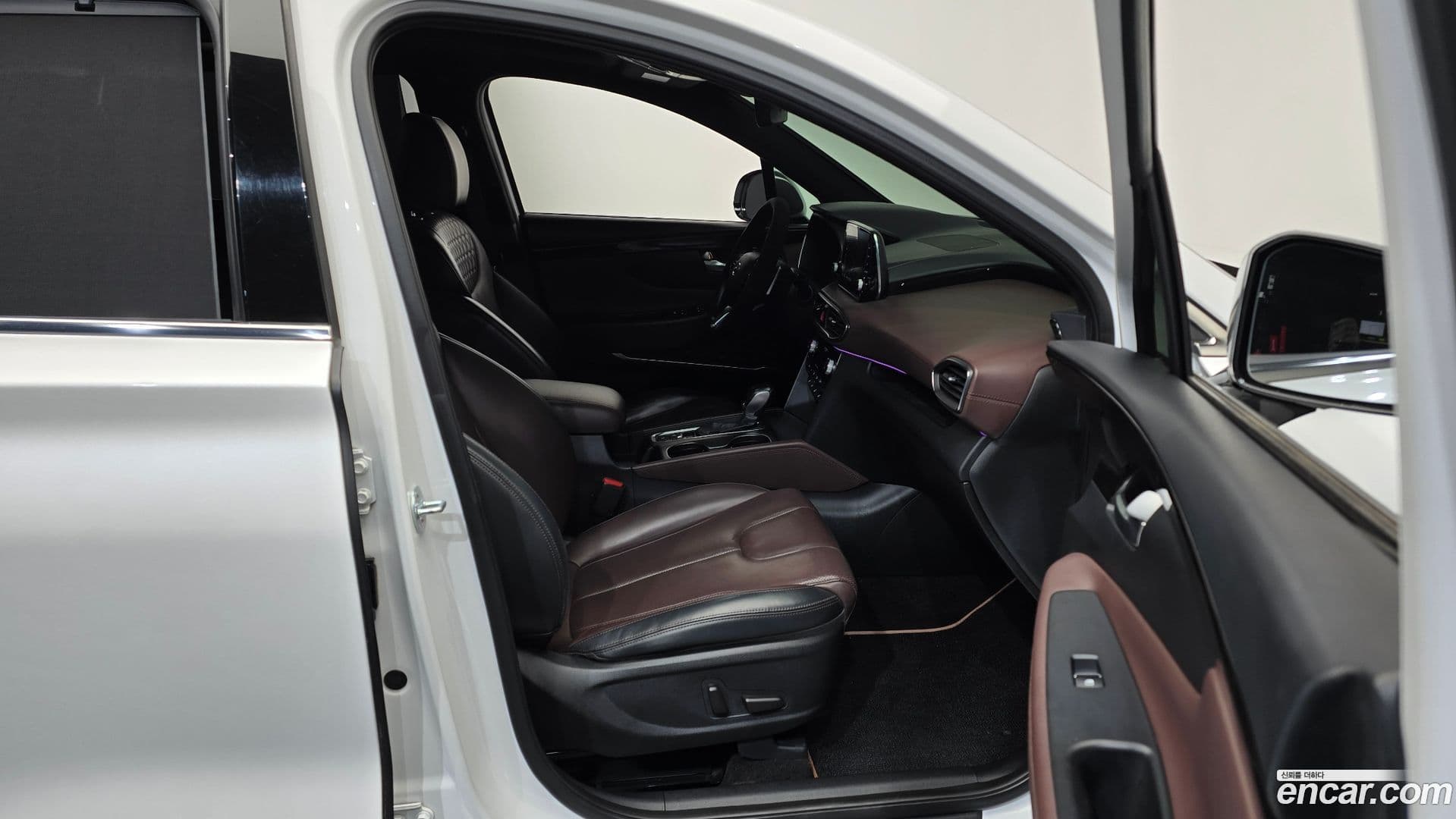 Main__Slider__Photo:Santafe Hyundai 2019.1-10