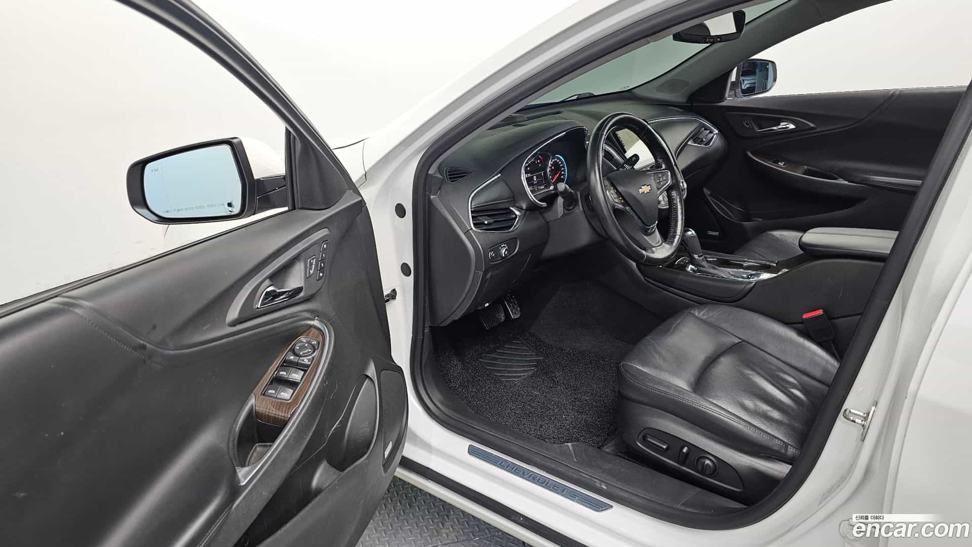 Malibu ChevroletGMDaewoo 2017.0-INNER-010