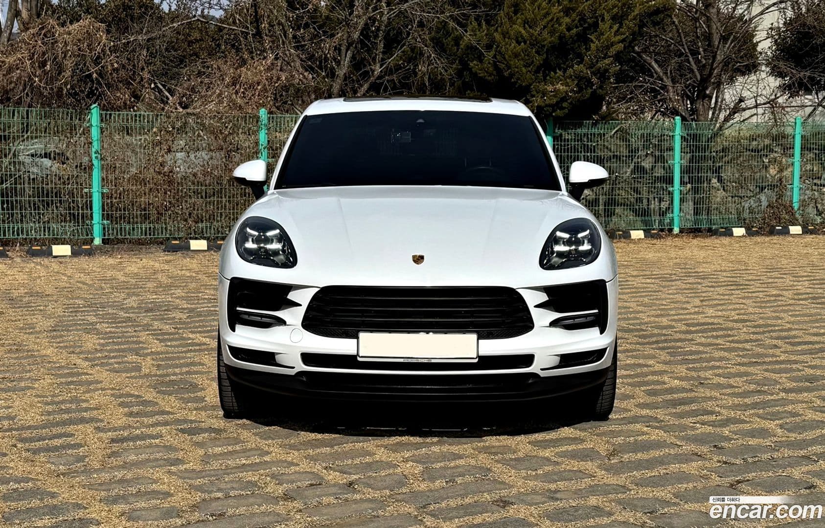 Main__Slider__Photo:Macan Porsche 2019.11-4