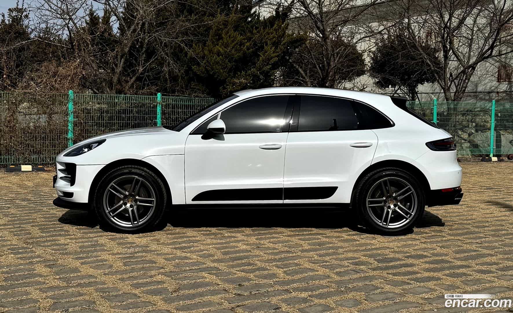 Macan Porsche 2019.11-INNER-006