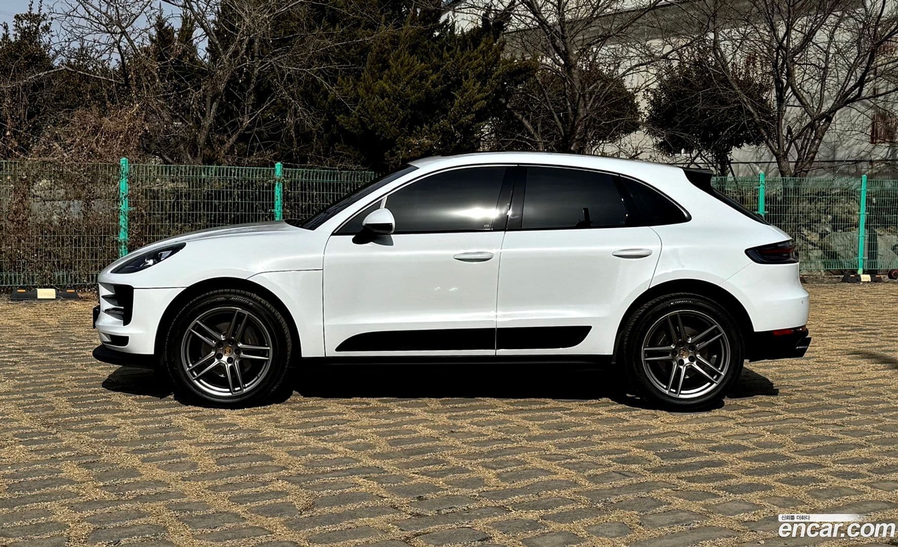 Main__Slider__Photo:Macan Porsche 2019.11-5