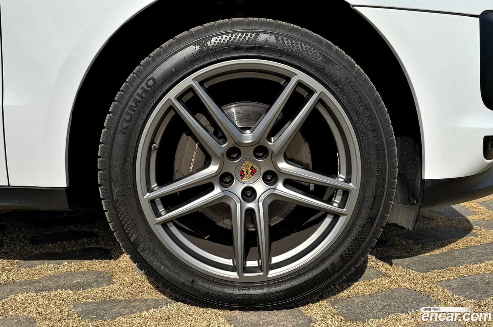 Macan Porsche 2019.11-INNER-010