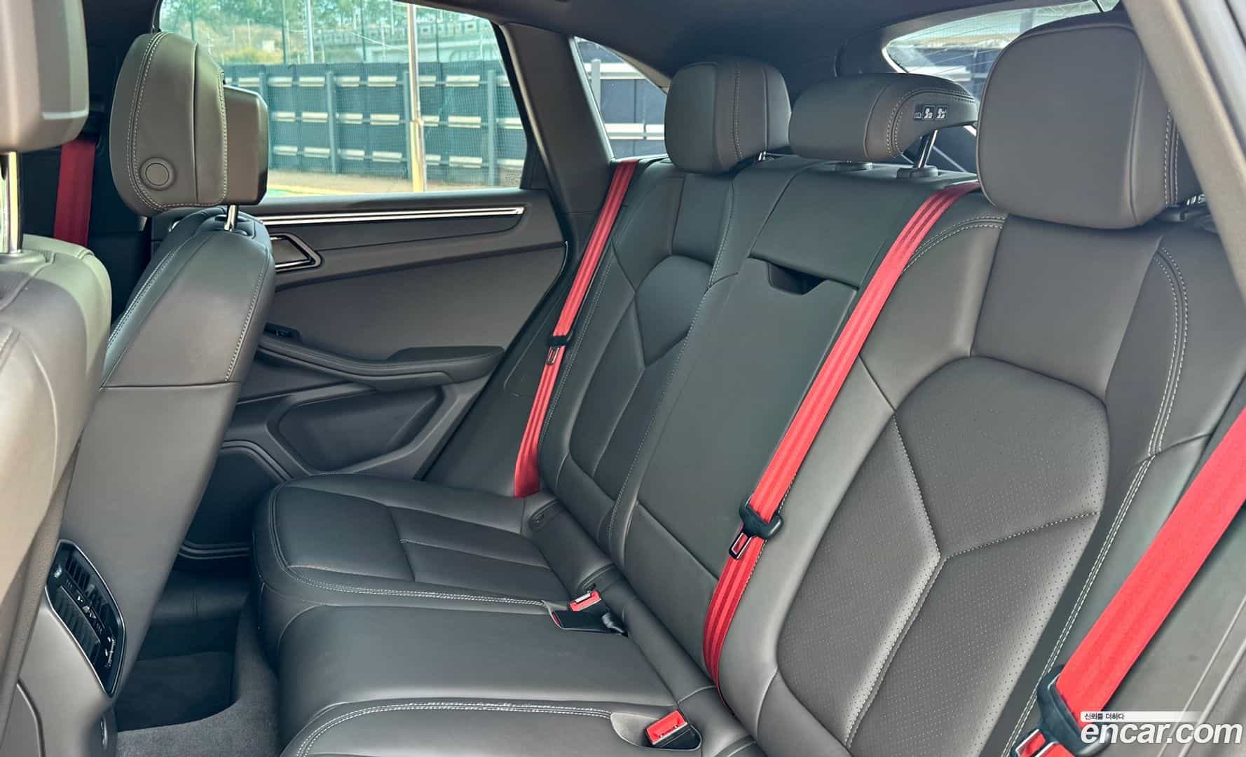 Macan Porsche 2019.11-OPTION-019