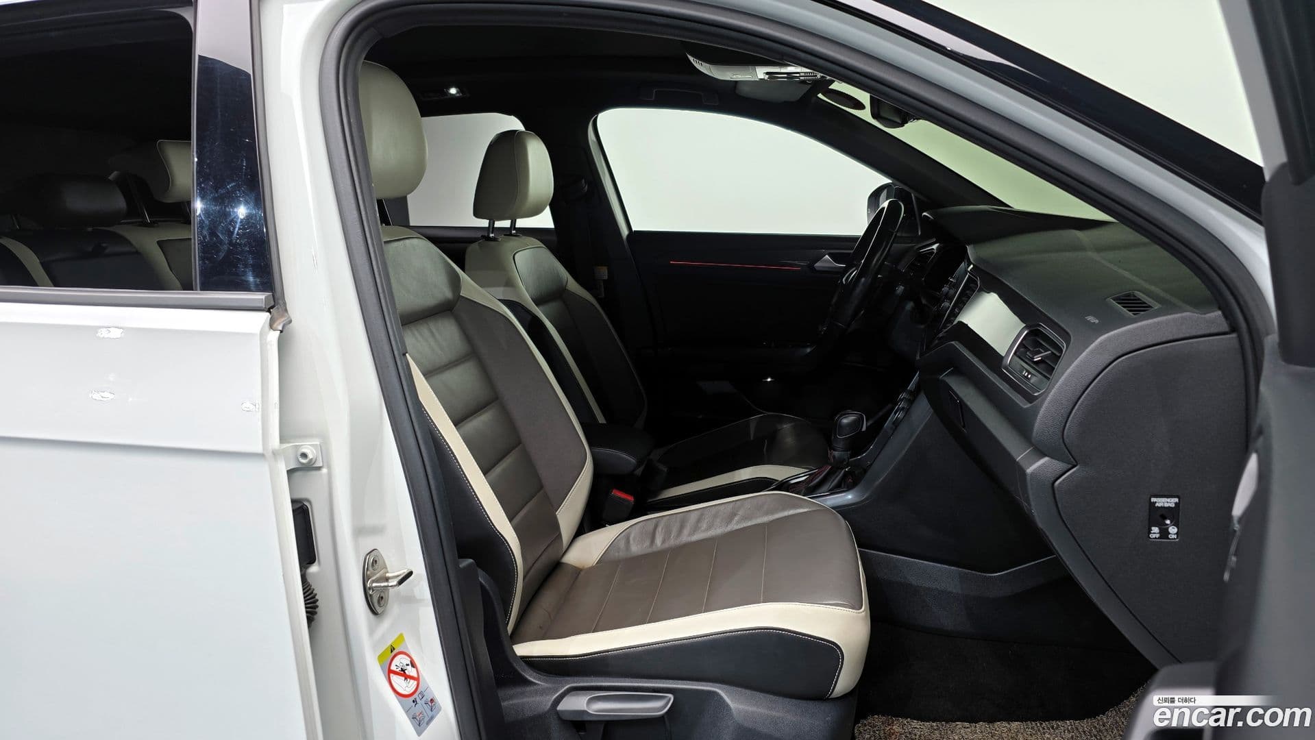 Main__Slider__Photo:T-Roc Volkswagen 2022.2-9