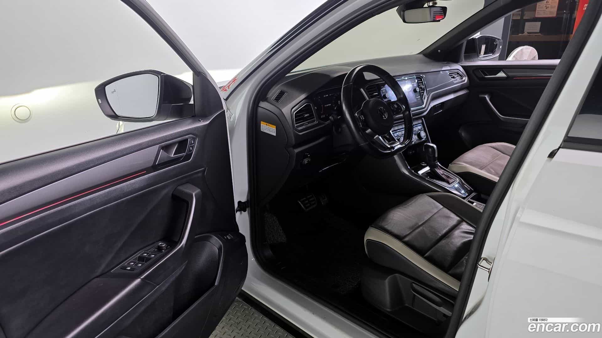 T-Roc Volkswagen 2022.2-OPTION-015