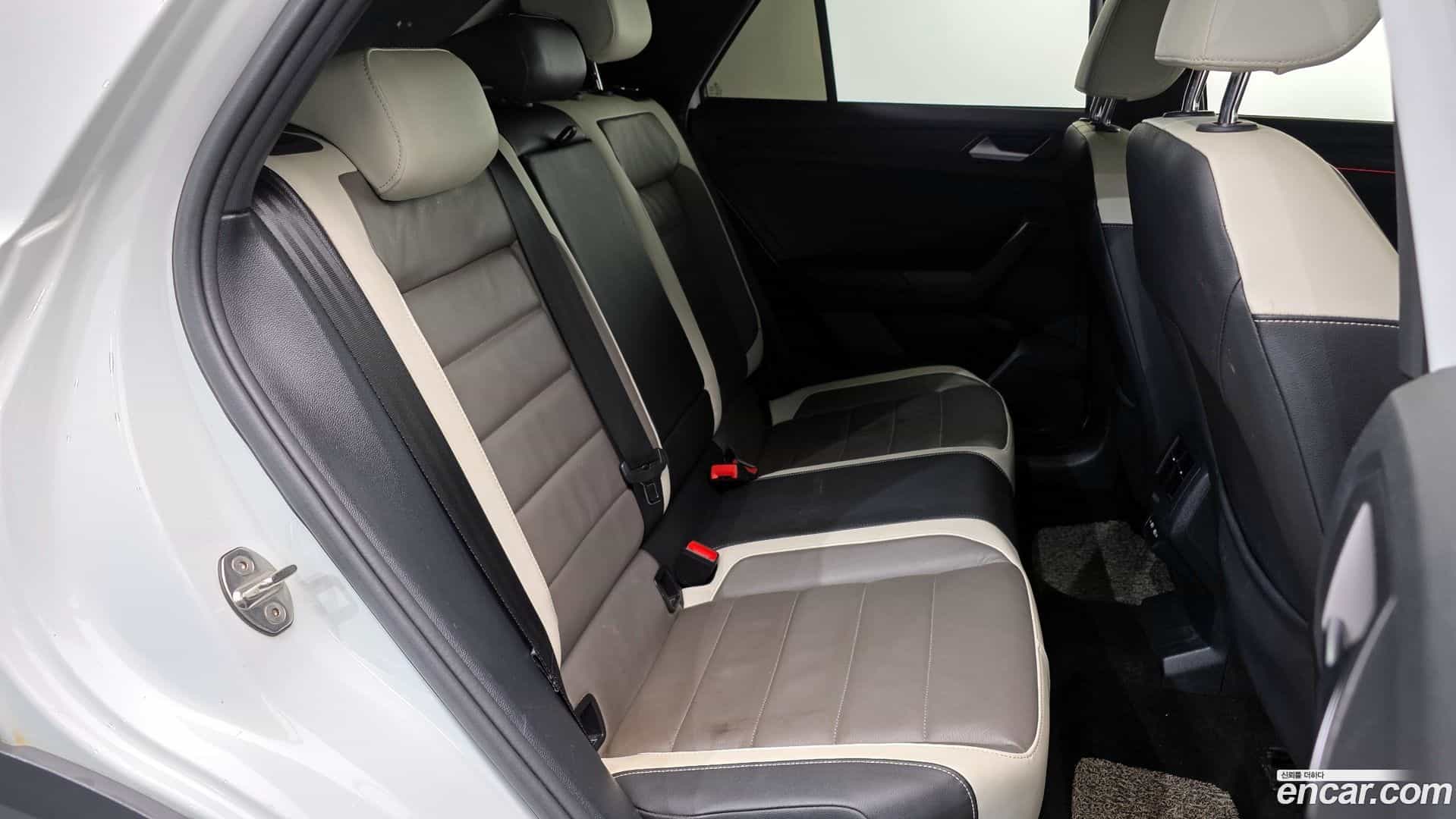 T-Roc Volkswagen 2022.2-OPTION-016