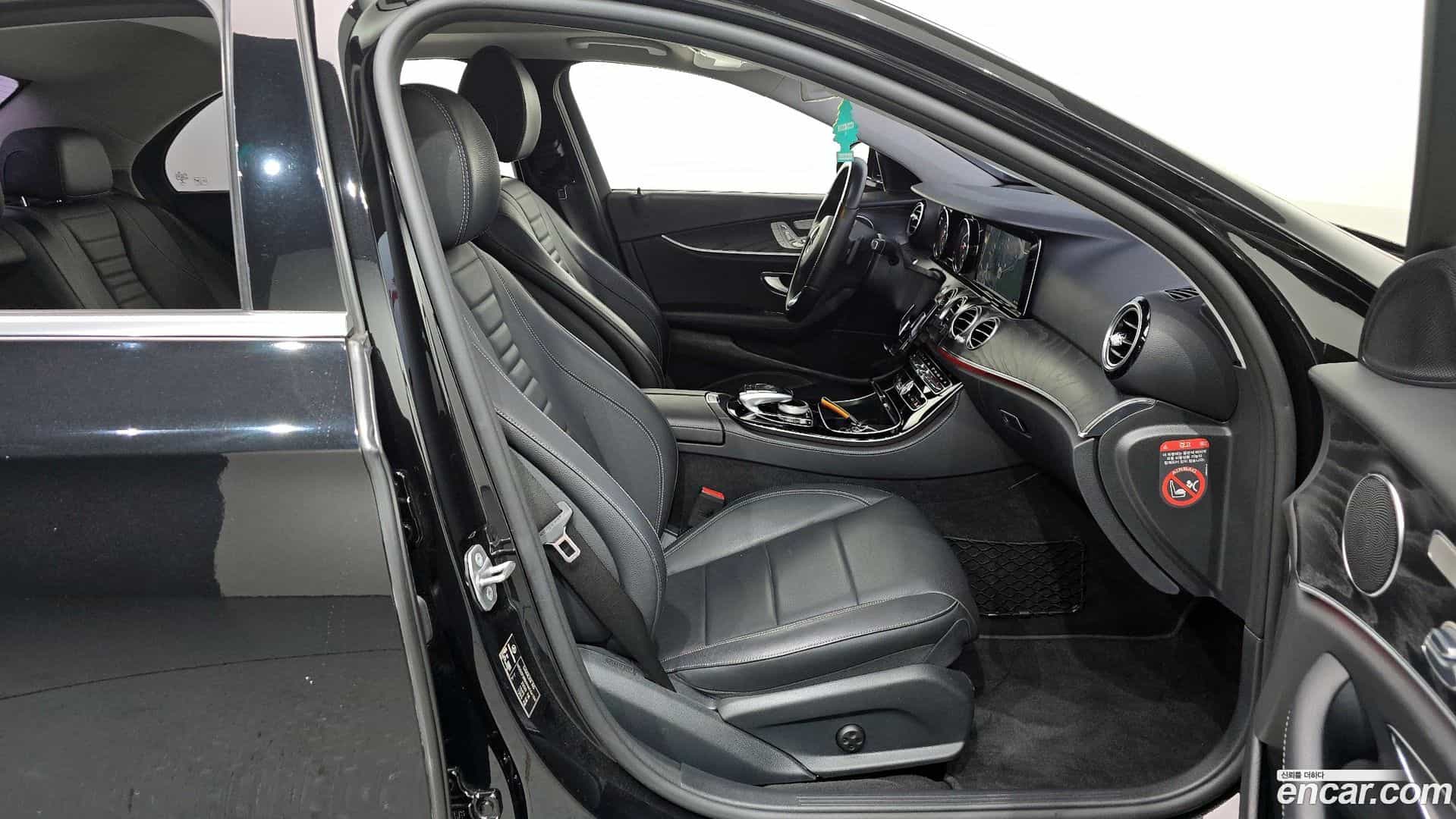 E-Class Mercedes-Benz 2017.0-OPTION-015