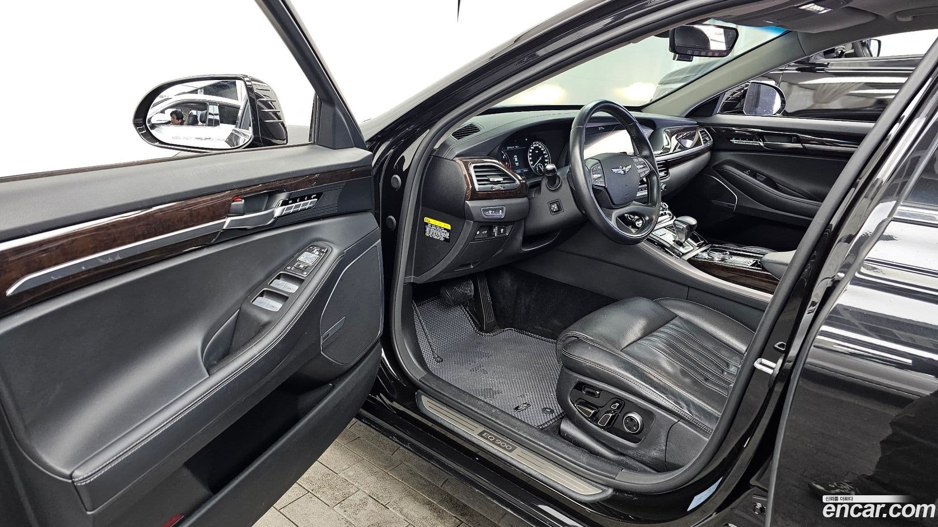 Main__Slider__Photo:EQ900 Genesis 2017.8-9