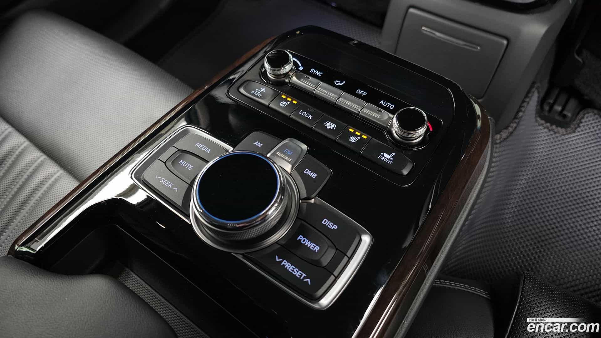 EQ900 Genesis 2017.8-OPTION-023