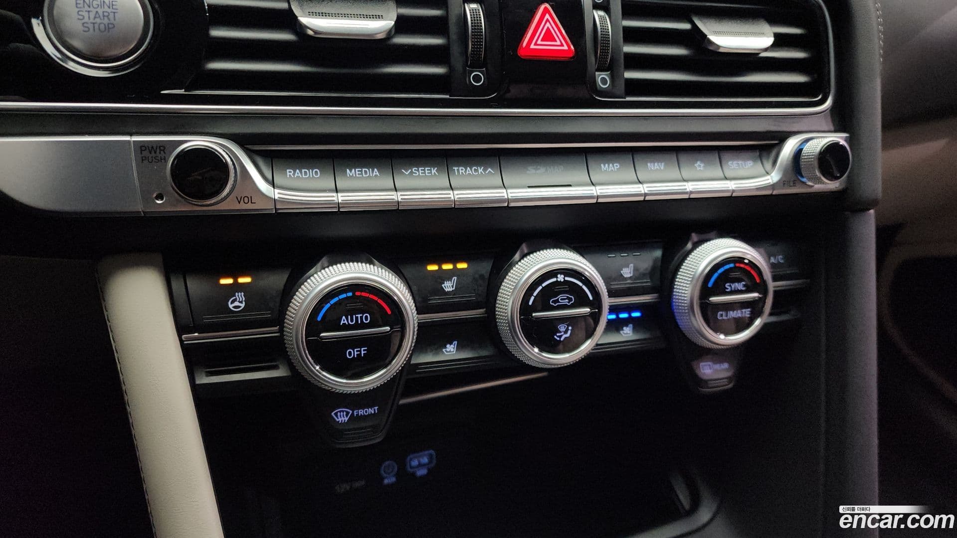 Main__Slider__Photo:G70 Genesis 2018.3-17