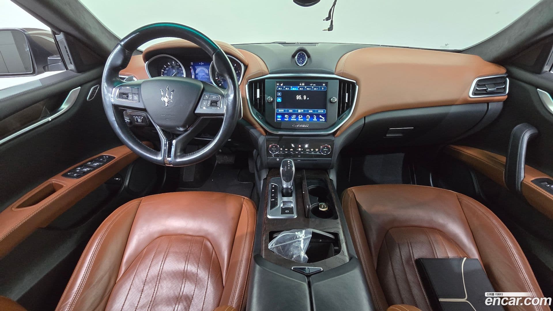 Main__Slider__Photo:Ghibli Maserati 2014.3-6