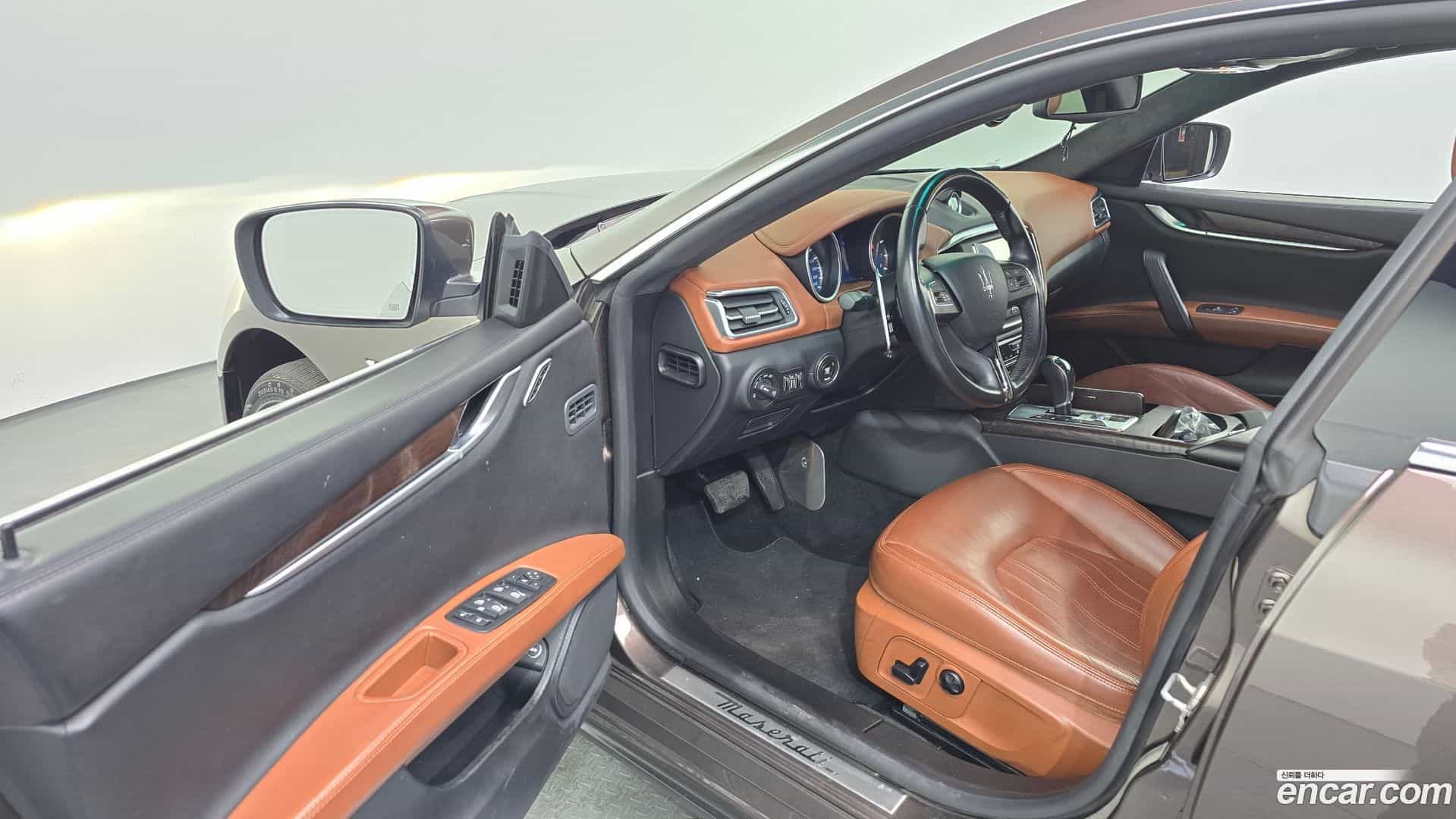 Ghibli Maserati 2014.3-INNER-010