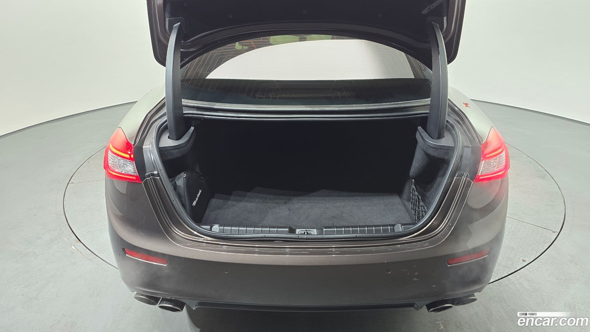 Main__Slider__Photo:Ghibli Maserati 2014.3-19