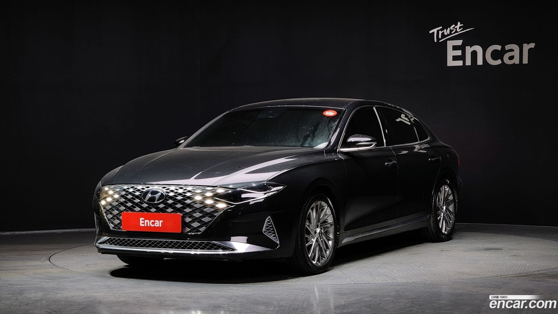 Main__Slider__Photo:Grandeur Hyundai 2021.6-0