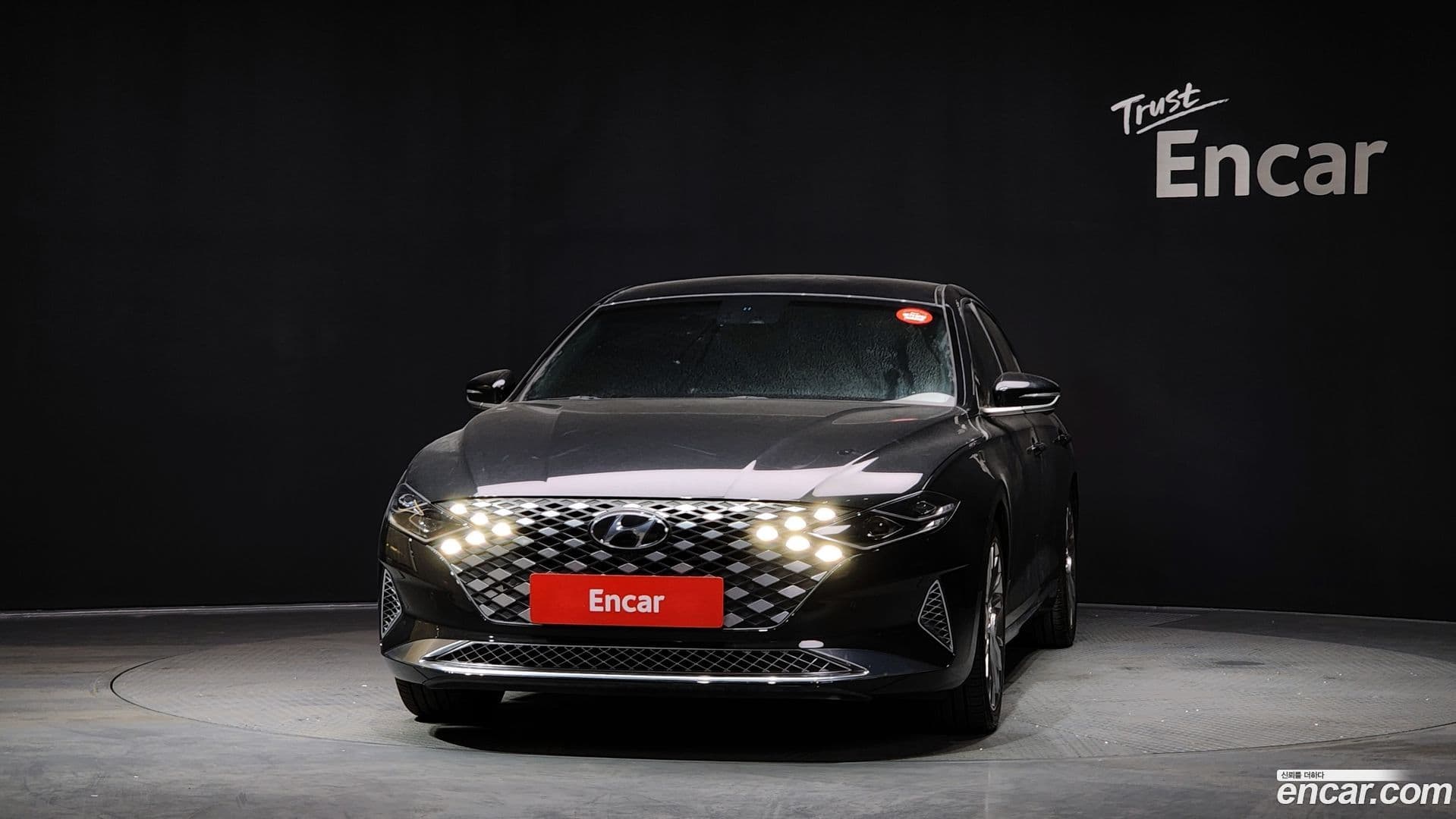 Main__Slider__Photo:Grandeur Hyundai 2021.6-2