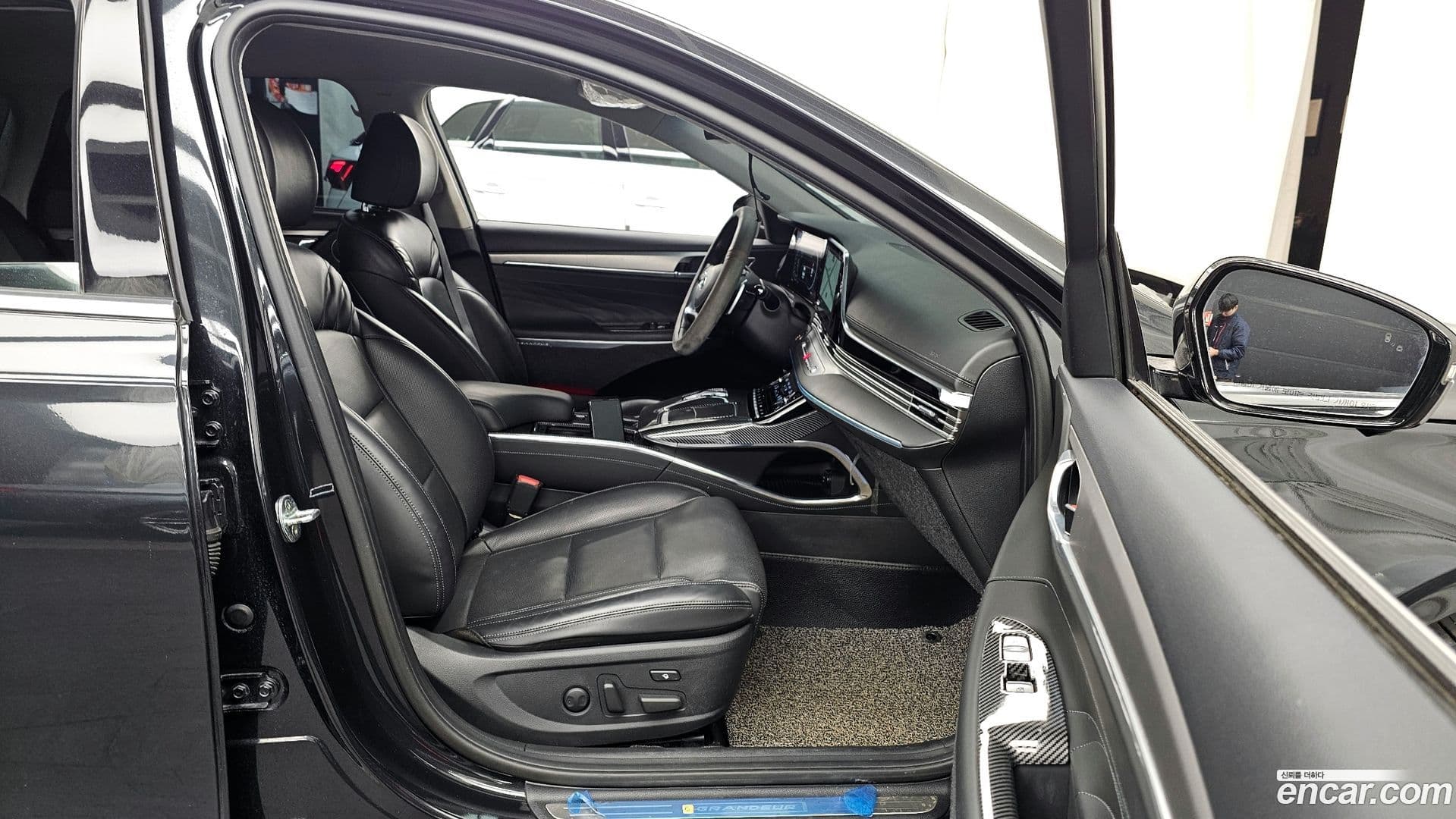 Main__Slider__Photo:Grandeur Hyundai 2021.6-10