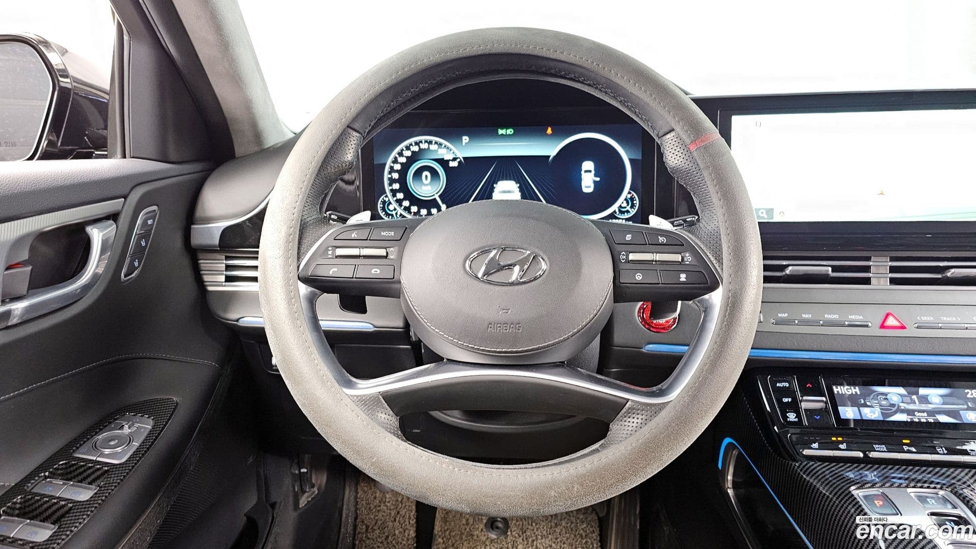 Main__Slider__Photo:Grandeur Hyundai 2021.6-12