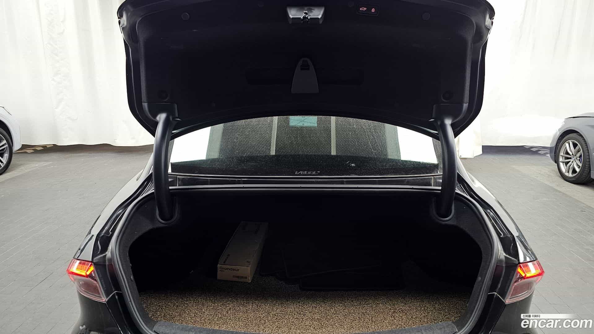 Grandeur Hyundai 2021.6-OPTION-024