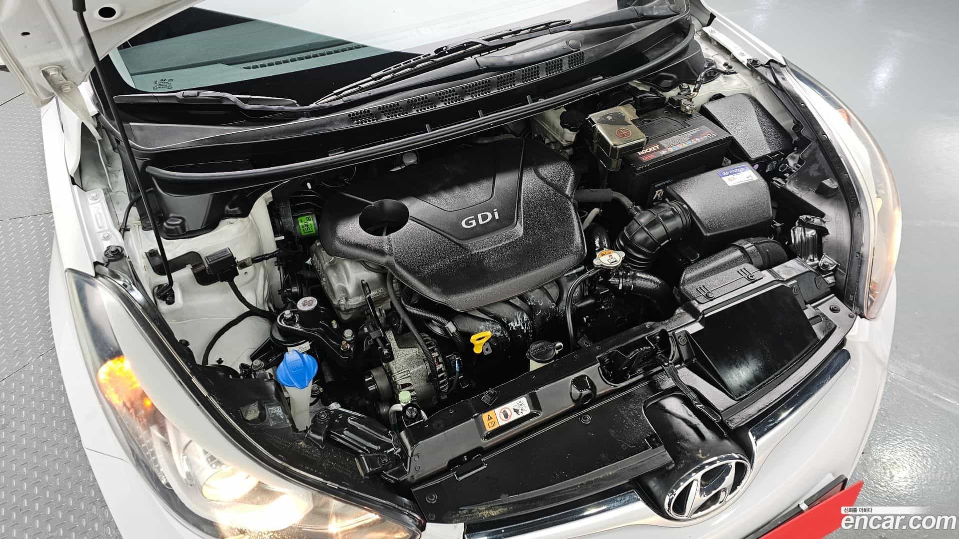 AVANTE Hyundai 2014.6-INNER-006