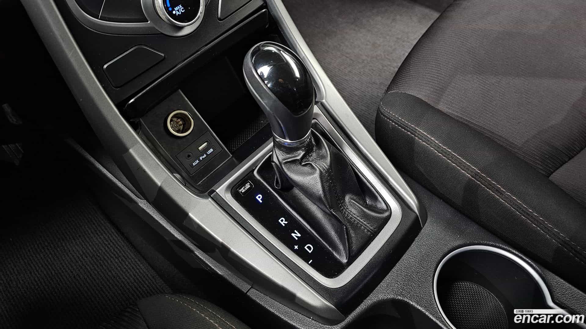 AVANTE Hyundai 2014.6-INNER-009